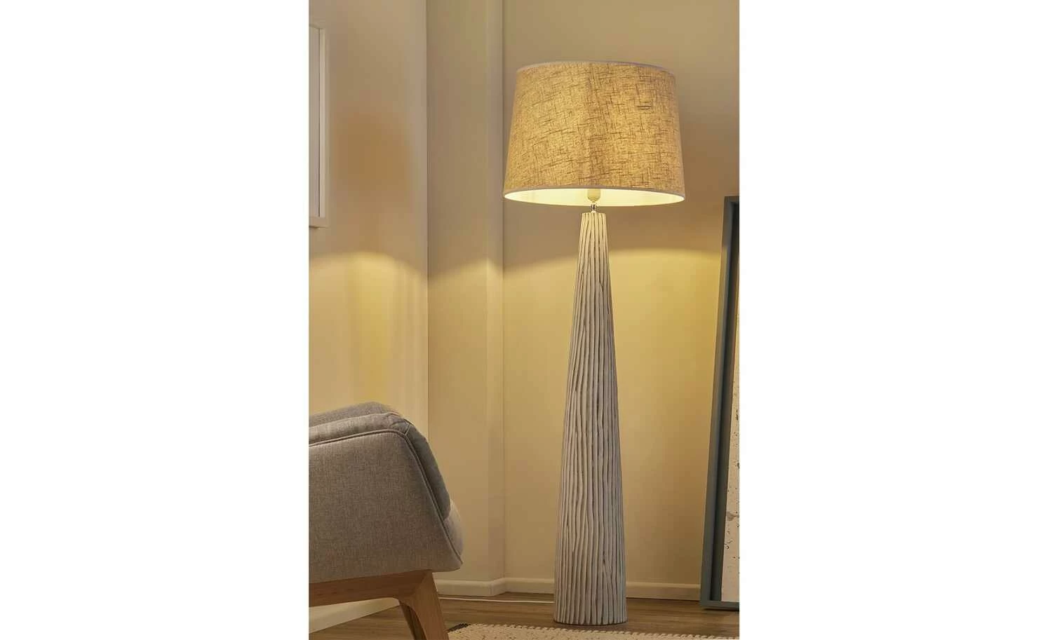 HOME STORY Stehleuchte, 1-flammig, Stoffschirm sandfarben | Weiß – Bild 3