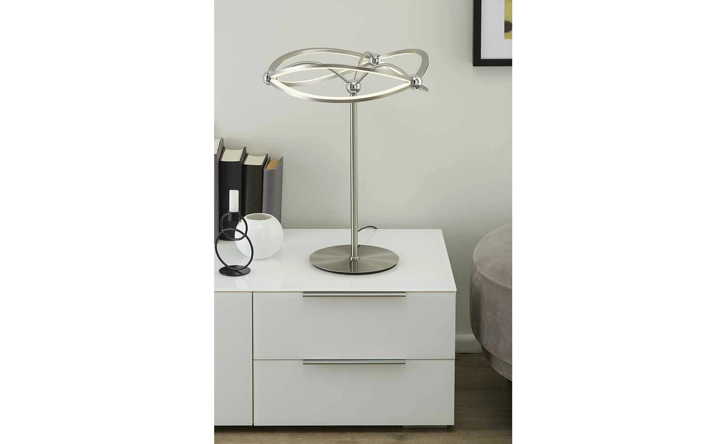 Trio LED-Tischleuchte, Nickel-matt, geschwungen | silberfarben