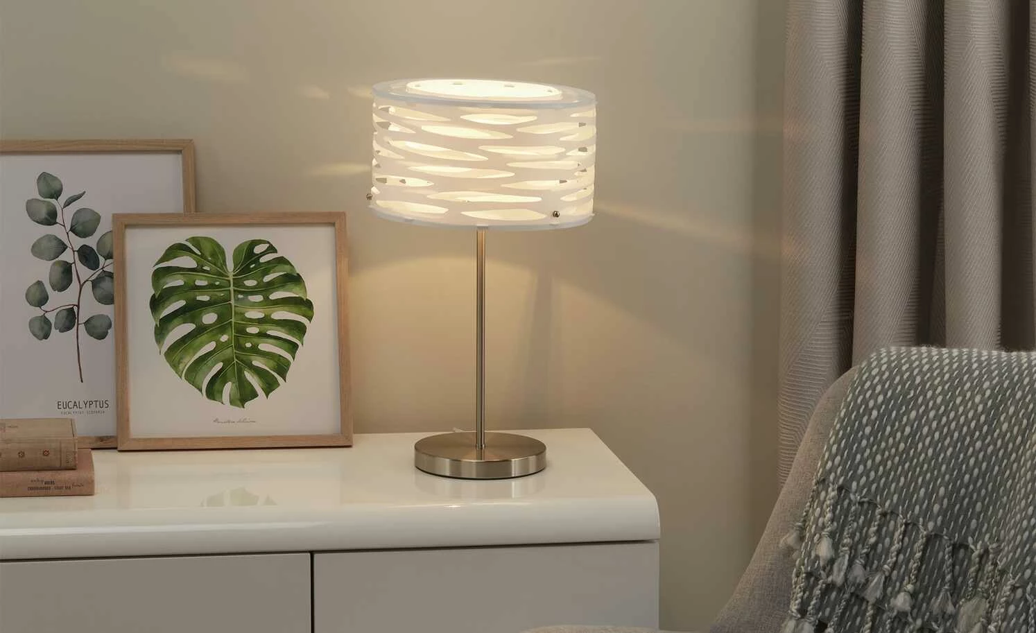 for friends Tischleuchte, 1-flammig, Nickel, Schirm mit Stanzung