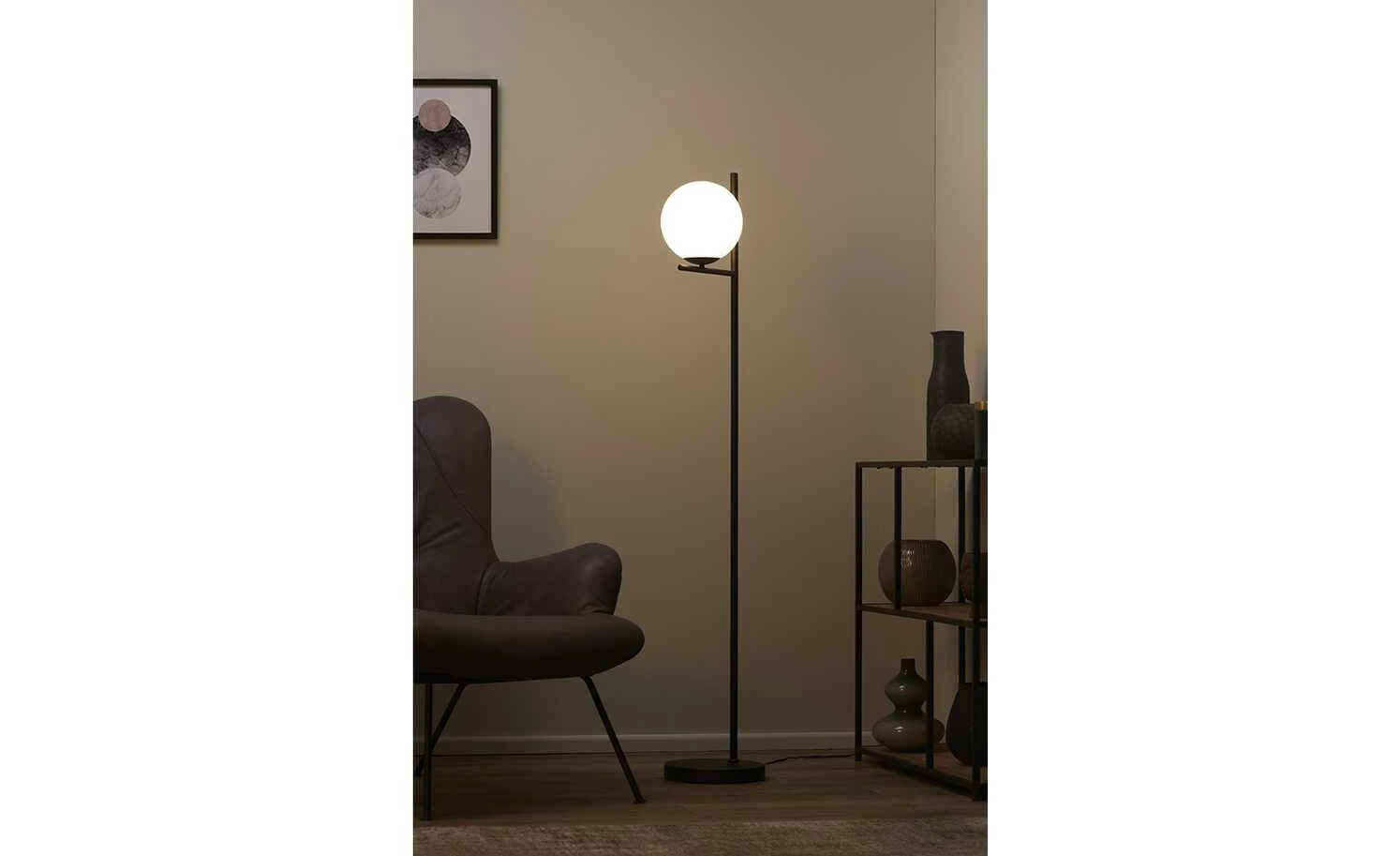 Trio Stehleuchte, 1-flammig, schwarz mit Glaskugel