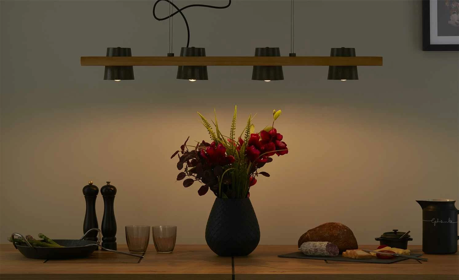 Trio Pendelleuchte, 4-flammig, Nickel antik mit Pinienholz