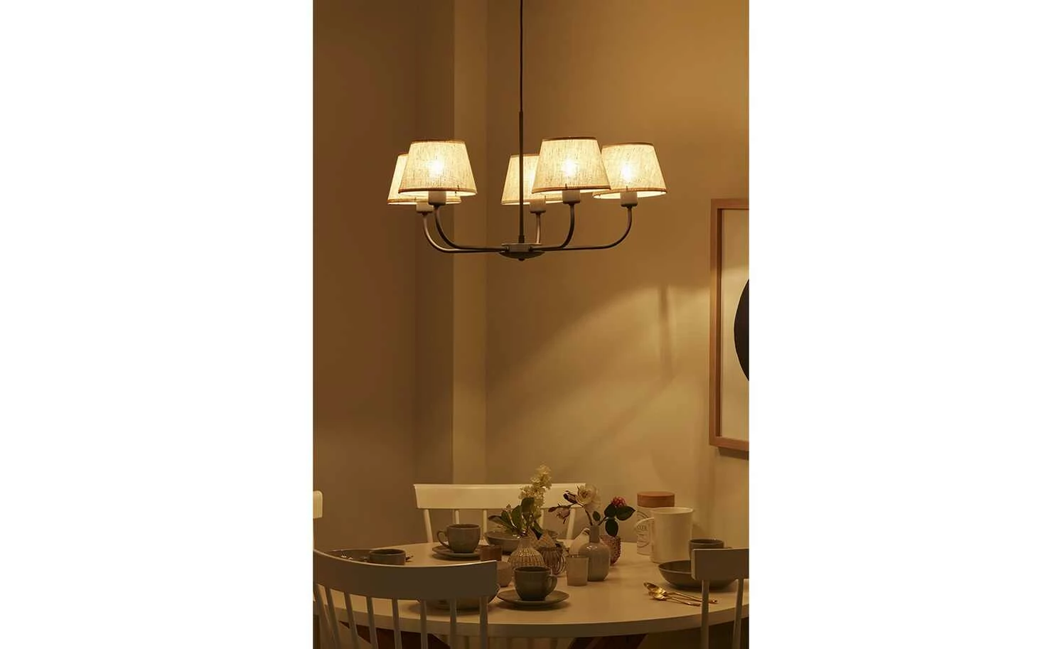 Kronleuchter, 5-flammig, schwarz mit Leinenschirmen