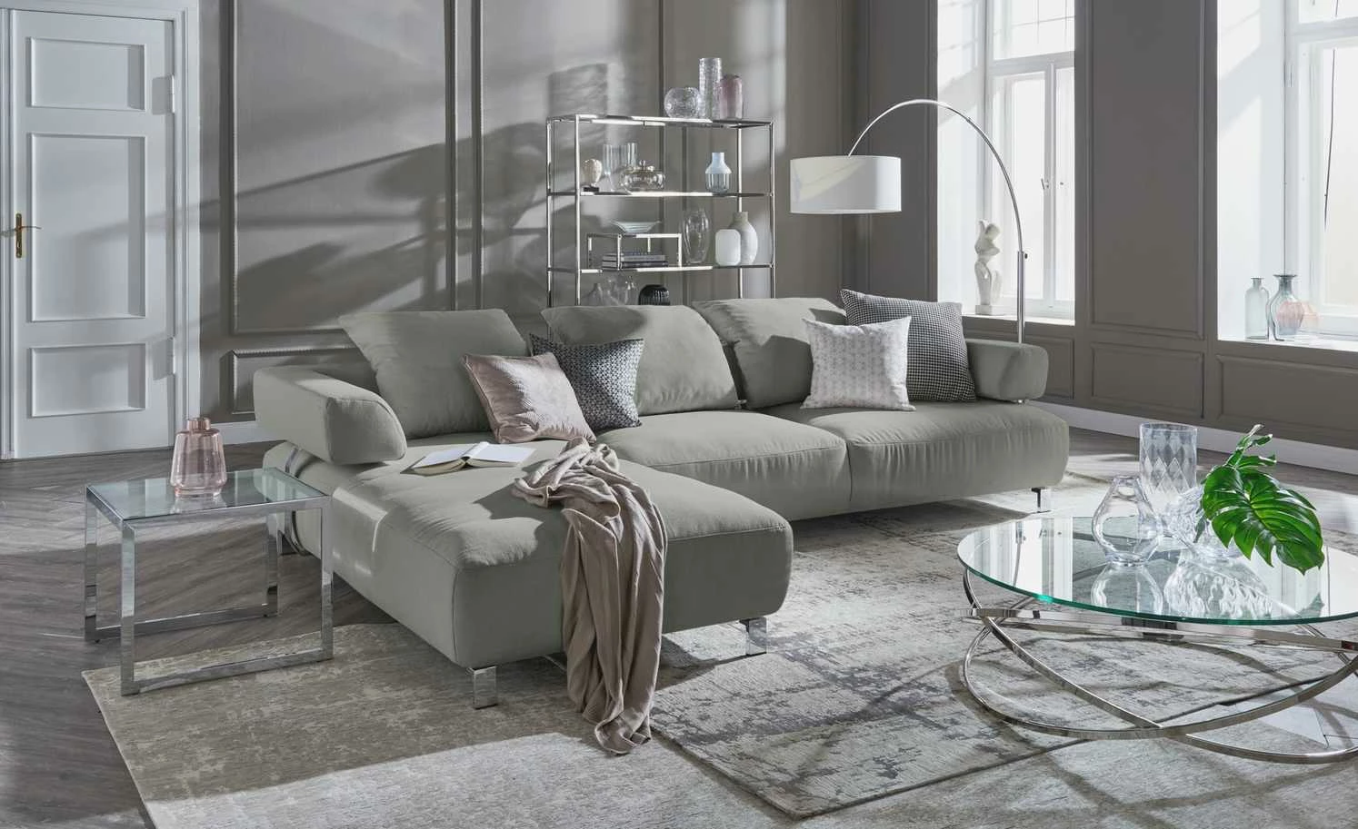 HOME STORY Bogenleuchte mit weißem Stoffschirm – Bild 40