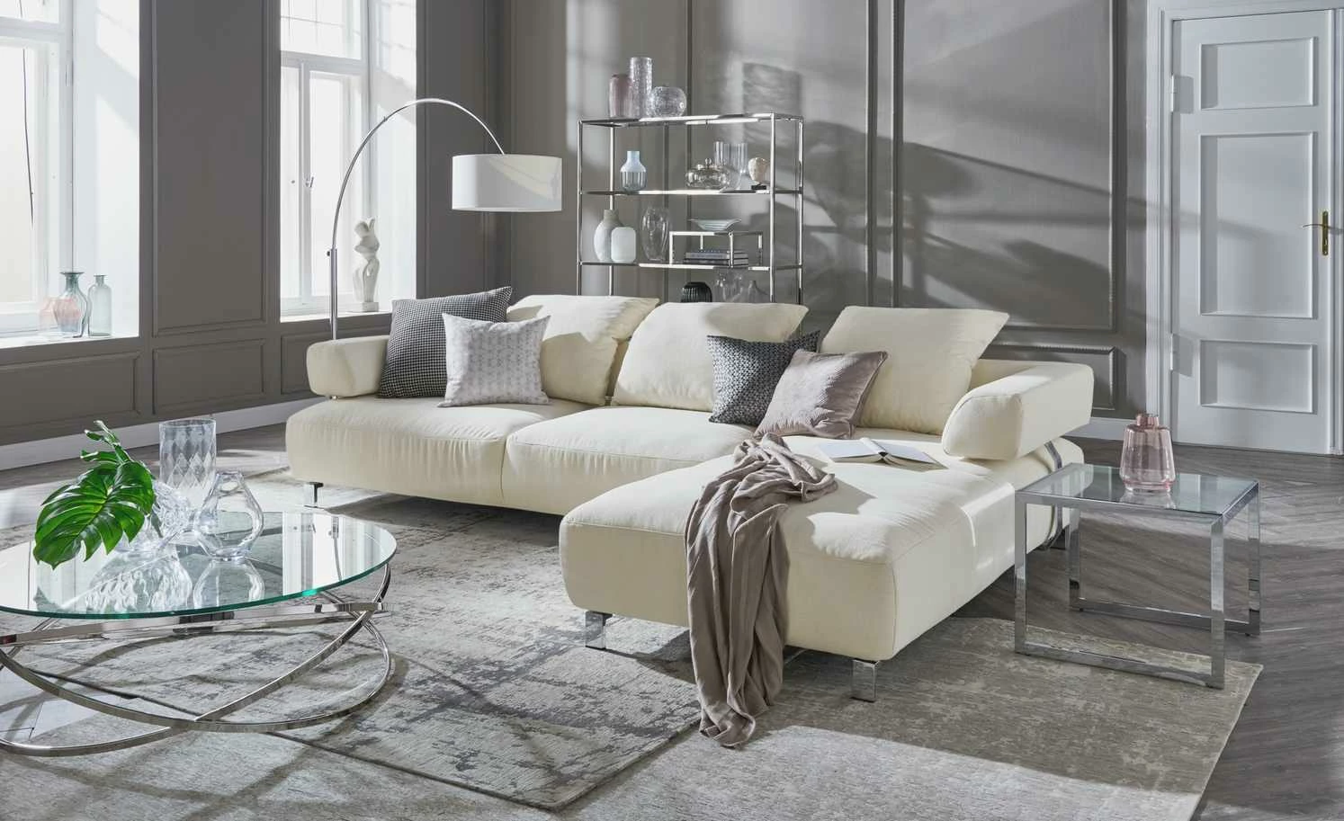 HOME STORY Bogenleuchte mit weißem Stoffschirm – Bild 30