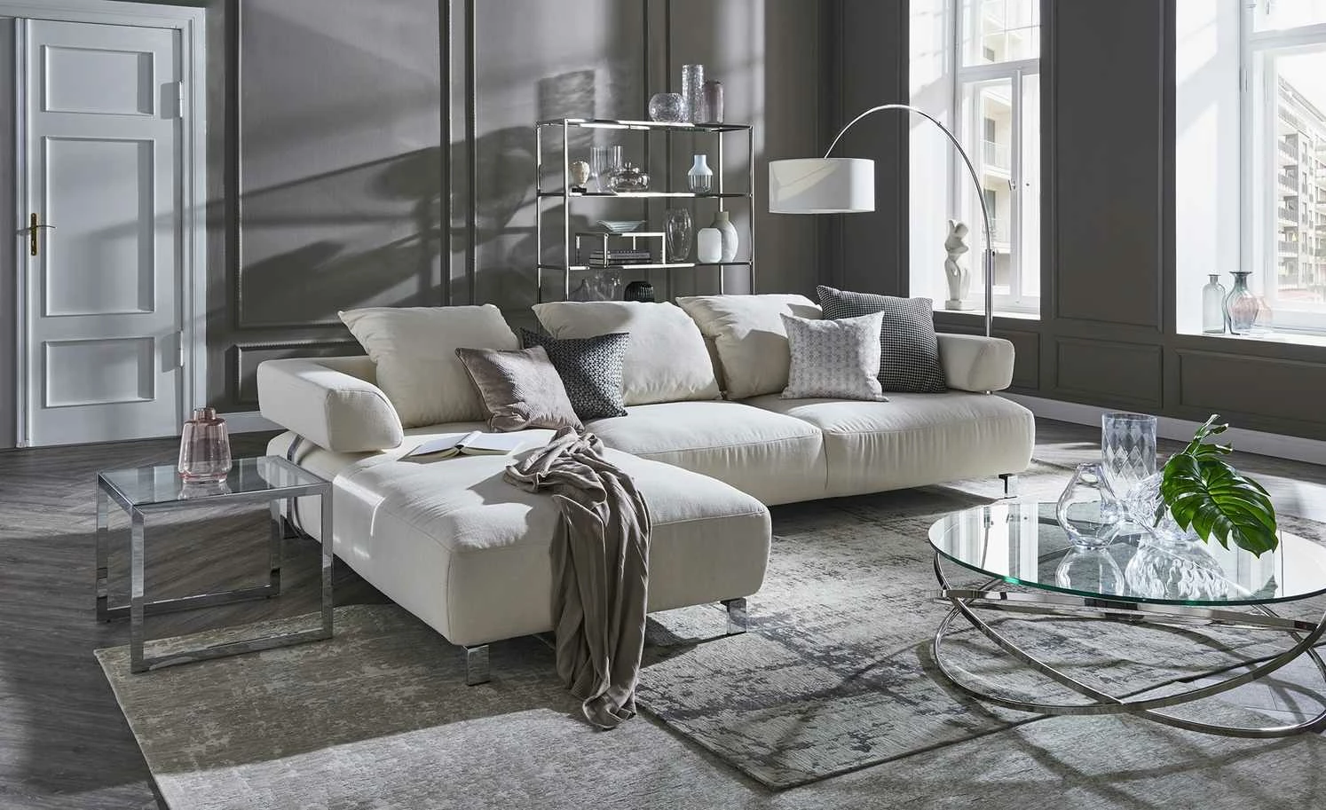 HOME STORY Bogenleuchte mit weißem Stoffschirm – Bild 45